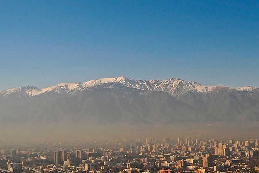 Estudio realizado en Santiago analizó la relación entre la contaminación del aire y la salud cerebral y la memoria
